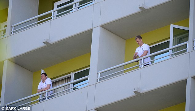 Captan a una mujer desnuda en el hotel donde vive la selección inglesa