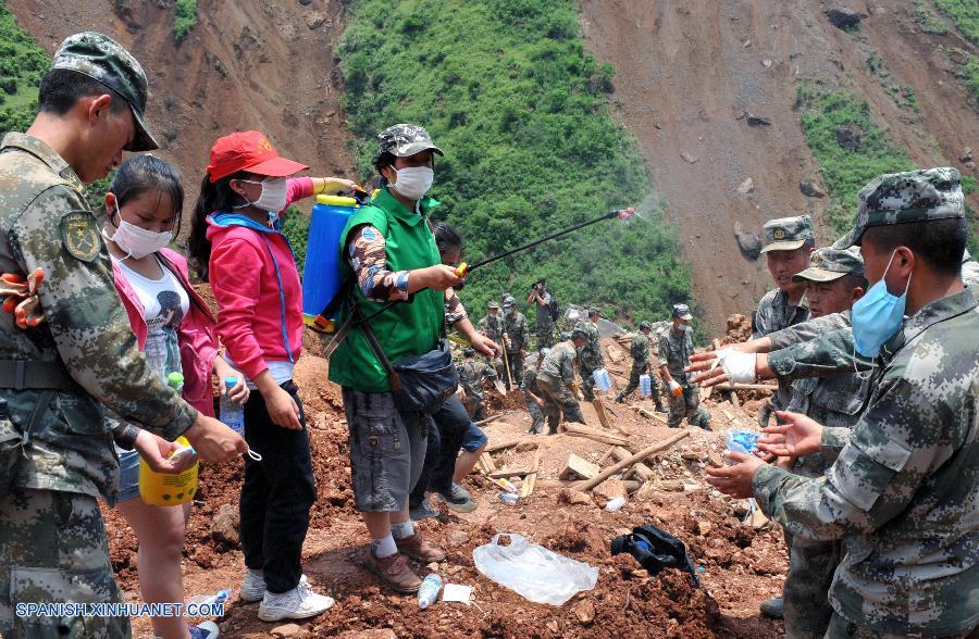 Asciende a 615 cifra de muertos por sismo en China