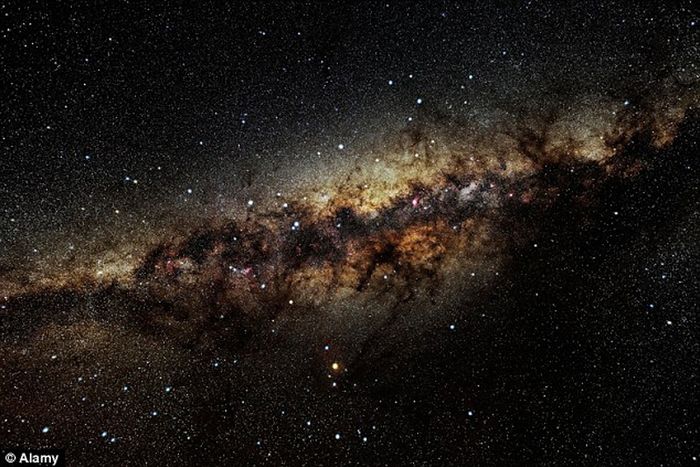 Imágenes de la "muerte" de estrellas con el telescopio Hubble se asemejan a mariposas