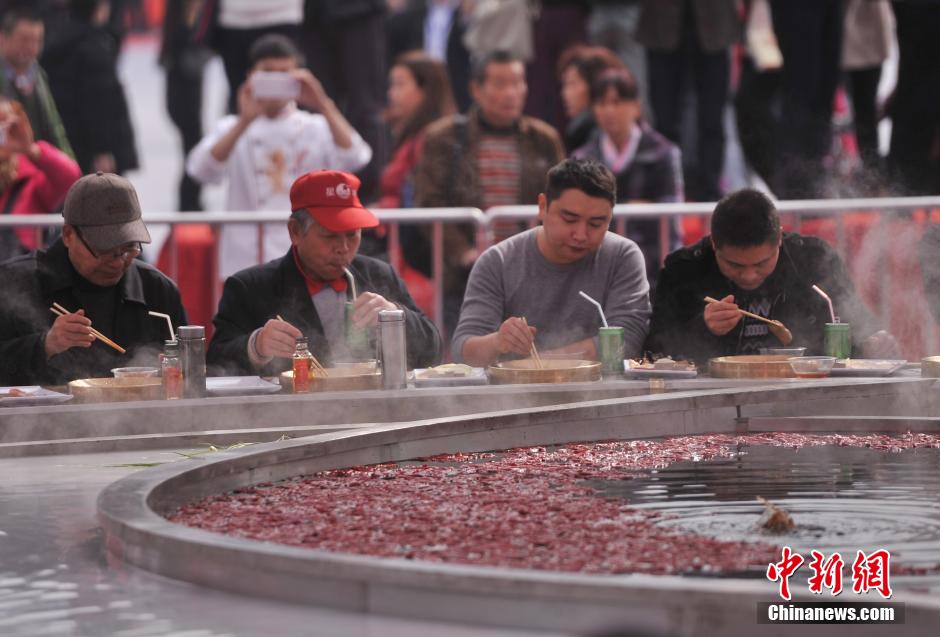 Delicias gastronómicas en el festival del "Hot pot"