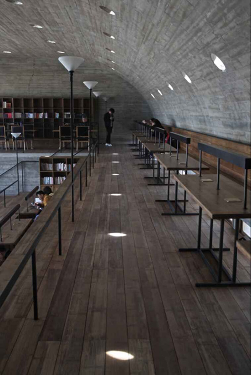 El interior de la biblioteca. 