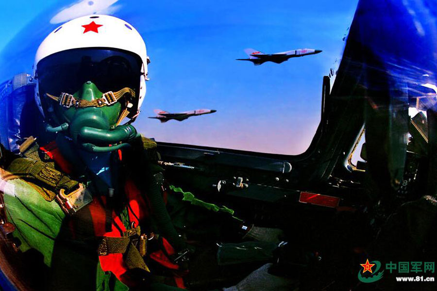 Impresionantes fotos de aviones de combate y tropas aerotransportadas de China