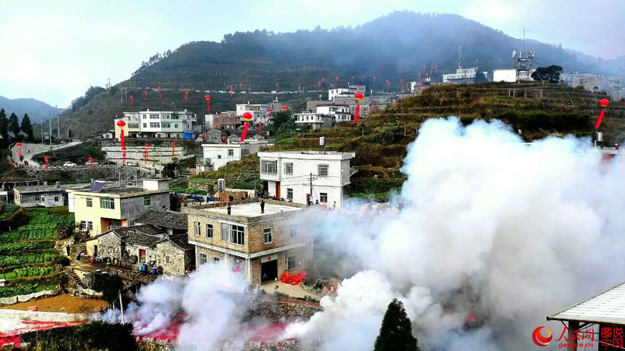 Celebran ceremonia ancestral de adoración en Xiamen