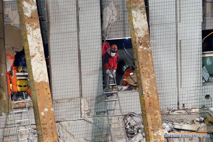 Rescatan a 4 personas dos días después de fuerte sismo en Taiwan