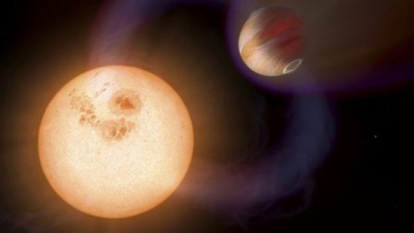 Descubren un planeta que 
se desplaza como un cometa