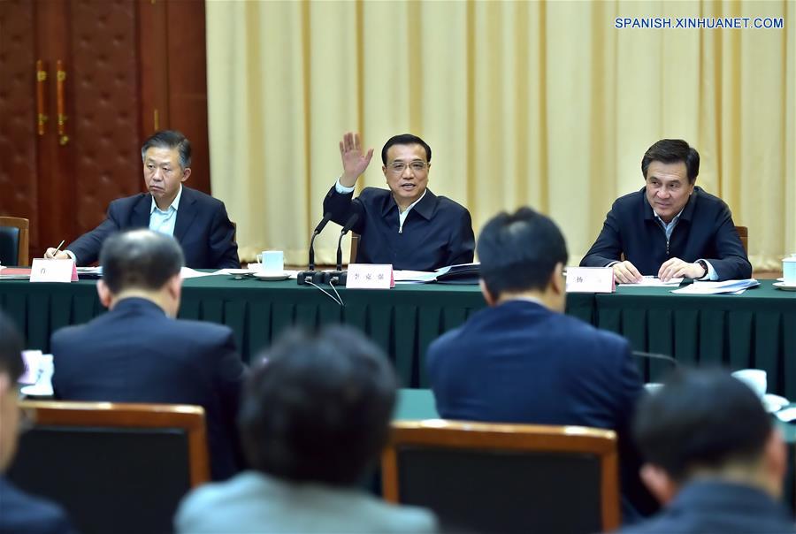 El primer ministro de China, Li Keqiang, hizo un llamado a las autoridades financieras y fiscales del país para que hagan sólidos esfuerzos con el fin de cumplir la reforma del impuesto al valor agregado (IVA), como parte de las acciones para fortalecer a la economía real.(Xinhua/Li Tao)