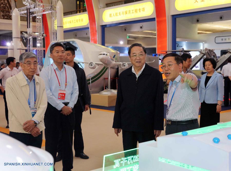 Presidente Xi pide perseverancia en innovación científica y tecnológica
