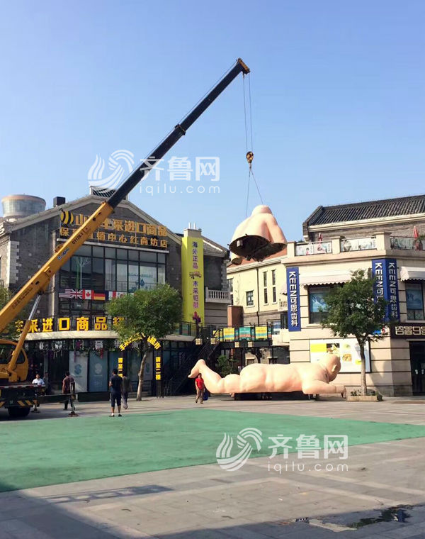 Retiran las estatuas desnudas del centro de Jinan