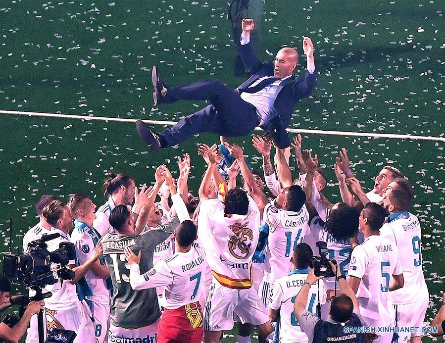 Fútbol: Club Real Madrid celebra en capital espa?ola título de Champions