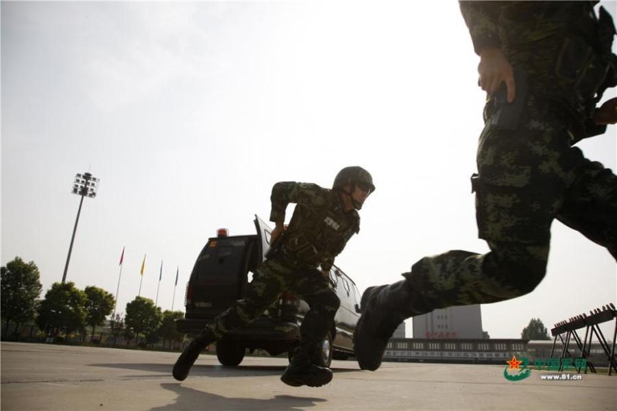 La policía especial china realiza demostraciones en el Foro Internacional Antiterrorista Gran Muralla 2018