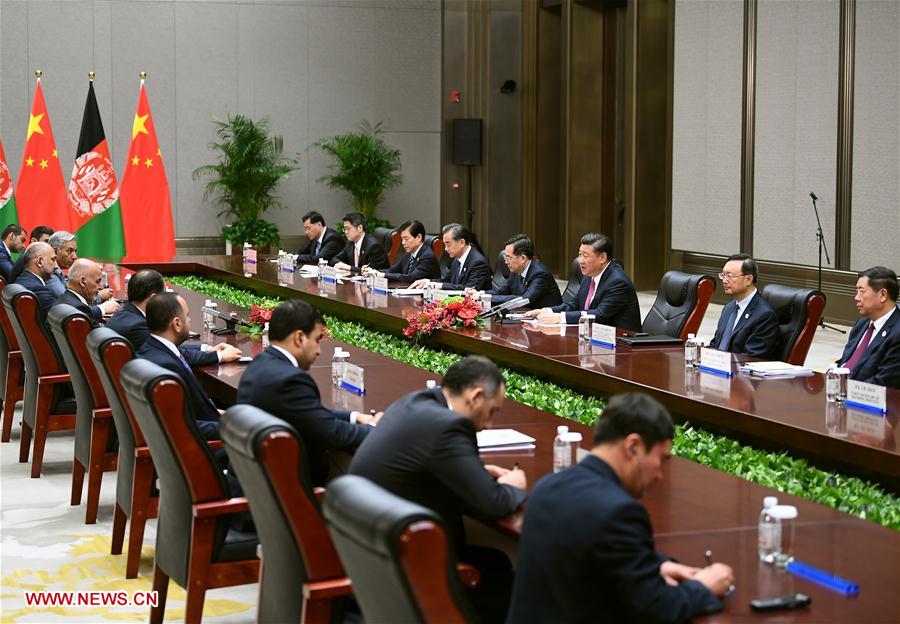 Xi pide cooperación más estrecha entre China y Afganistán