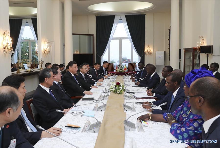 Presidentes chino y senegalés prometen crear mejor futuro para lazos bilaterales