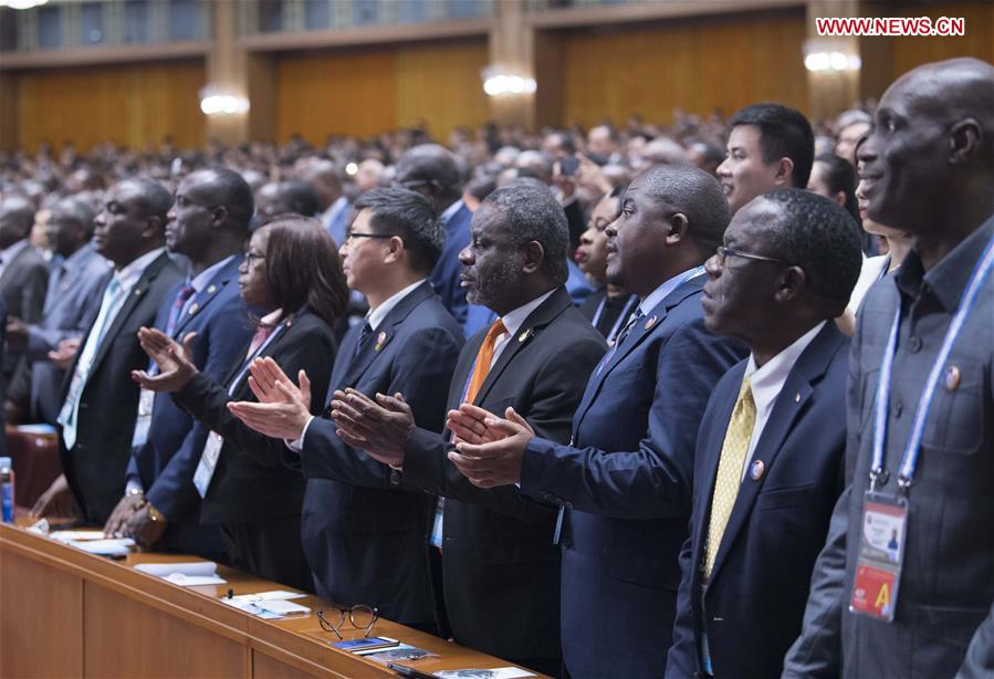 Xi avanza que China implementará ocho grandes iniciativas relacionadas con países africanos