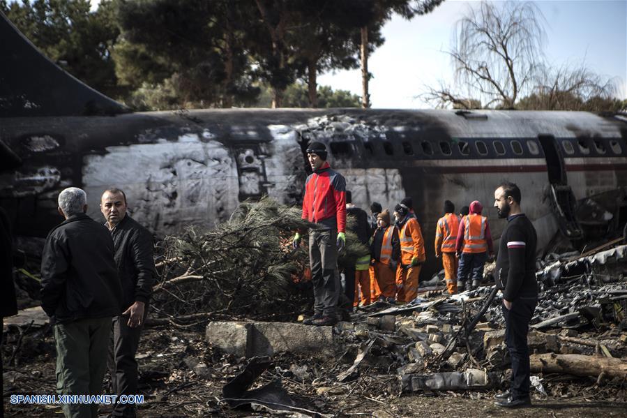 15 muertos tras estrellamiento de avión en norte de Irán