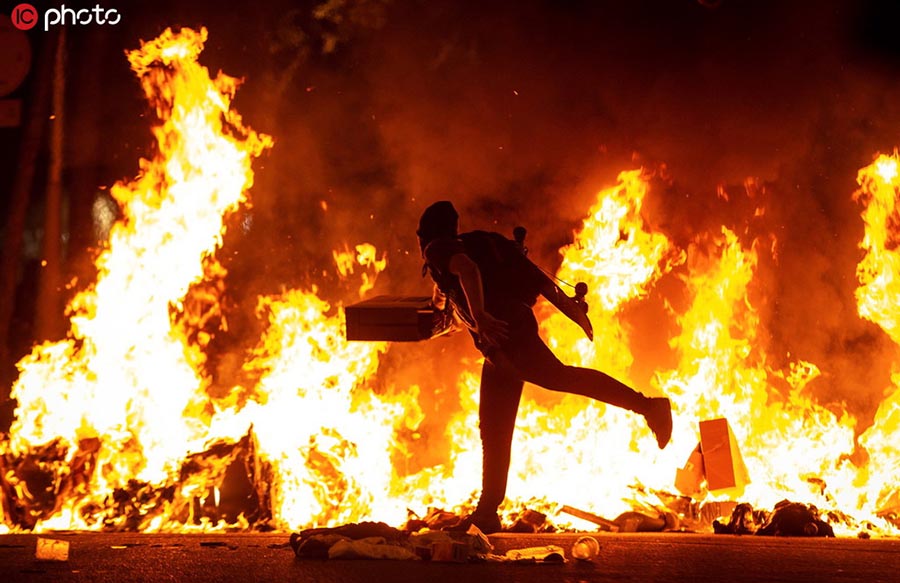 El apoyo a la violencia en Hong Kong ha mordido en la mano a Occidente