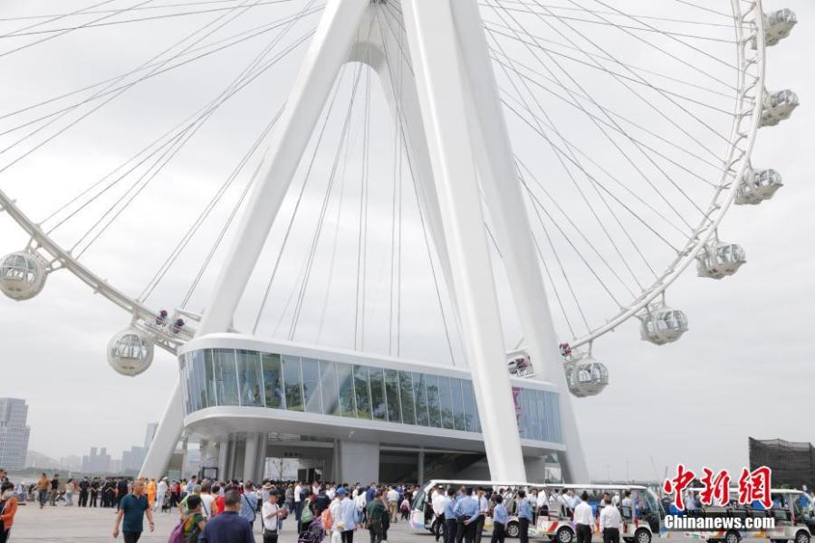 La majestuosa noria "Faro del área de la Bahía" abre al público en Shenzhen
