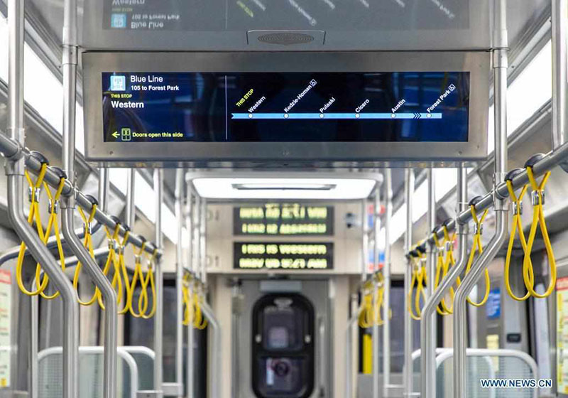 Vagones chinos se prueban dentro del sistema de transporte de Chicago, EE.UU.