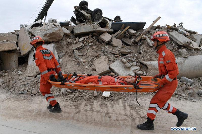Entretamientos de alto nivel en el Centro Nacional de Entrenamiento de Búsqueda y Rescate Urbano de Lanzhou