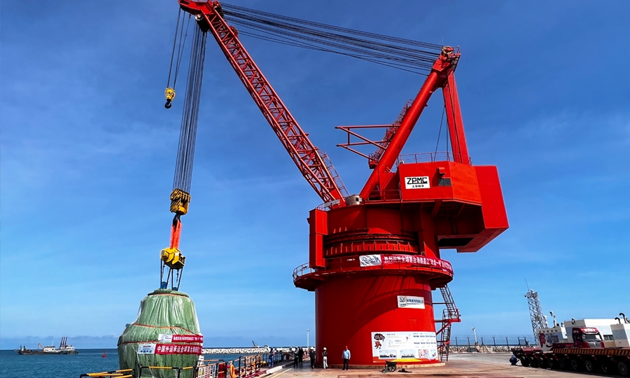 El reactor modular peque?o multipropósito Linglong One se descarga en el muelle de la central nuclear de Changjiang, provincia de Hainan, 27 de julio del 2023. (Foto: Tao Mingyang/GT)