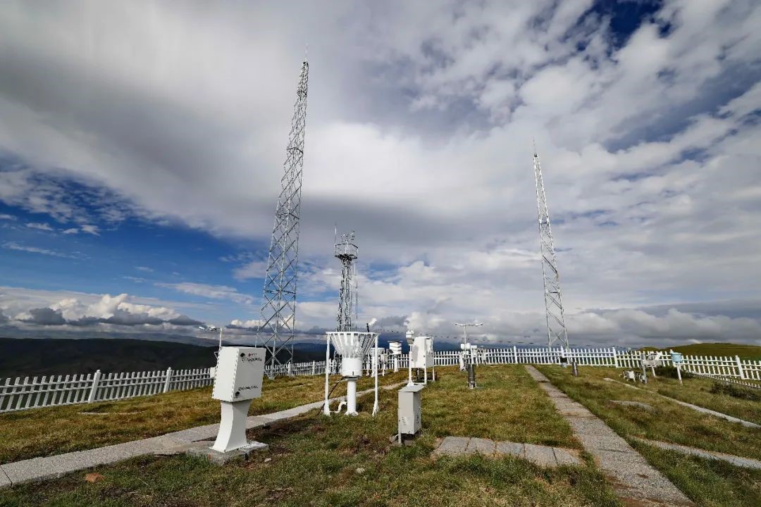 Observatorio de Línea de Base de la Vigilancia de la Atmósfera Global de China en la cima de la monta?a Waliguan, provincia de Qinghai. (Foto: Administración Meteorológica de China)