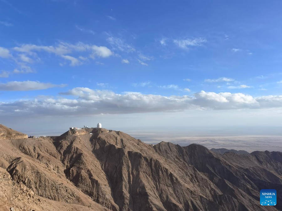 Esta foto tomada el 16 de agosto de 2023 muestra una vista del Wide Field Survey Telescope (WFST) en la ciudad de Lenghu, provincia de Qinghai, en el noroeste de China. [Foto/Xinhua]