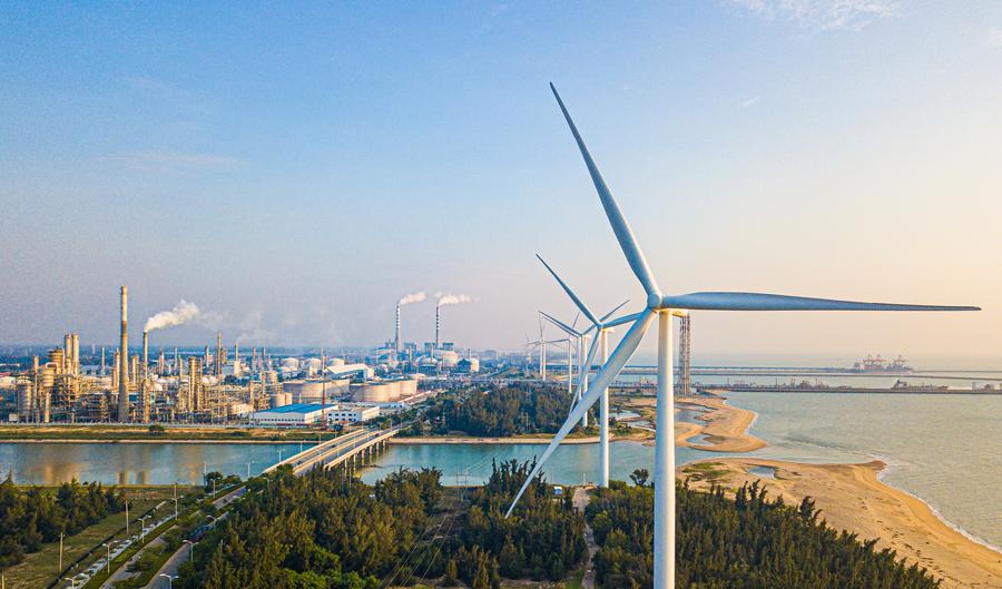 La foto, tomada el 23 de octubre de 2022, muestra el Parque Industrial Lingang de Dongfang, en la provincia meridional china de Hainan. (Xinhua/Pu Xiaoxu)