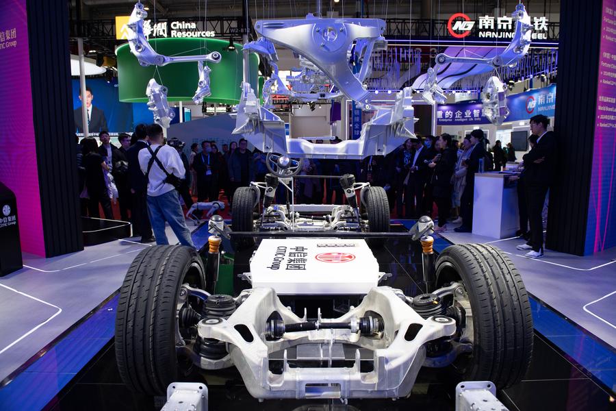 Imagen del 28 de noviembre de 2024 de piezas de aluminio ligero para automóviles en el estand de CITIC en la segunda Exposición Internacional de Cadenas de Suministro de China (CISCE, por sus siglas en inglés), en Beijing, capital de China. (Xinhua/Chen Zhonghao) 