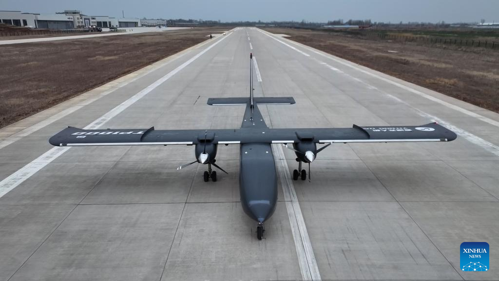 Nuevo avión de transporte no tripulado de clase tonelada de China completa vuelo inaugural