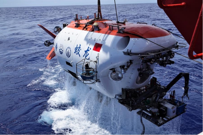 El sumergible tripulado de aguas profundas Jiaolong de China completa su inmersión número 300 en el Océano Pacífico occidental, el 18 de agosto de 2024. (Xinhua/Wang Yuhao)