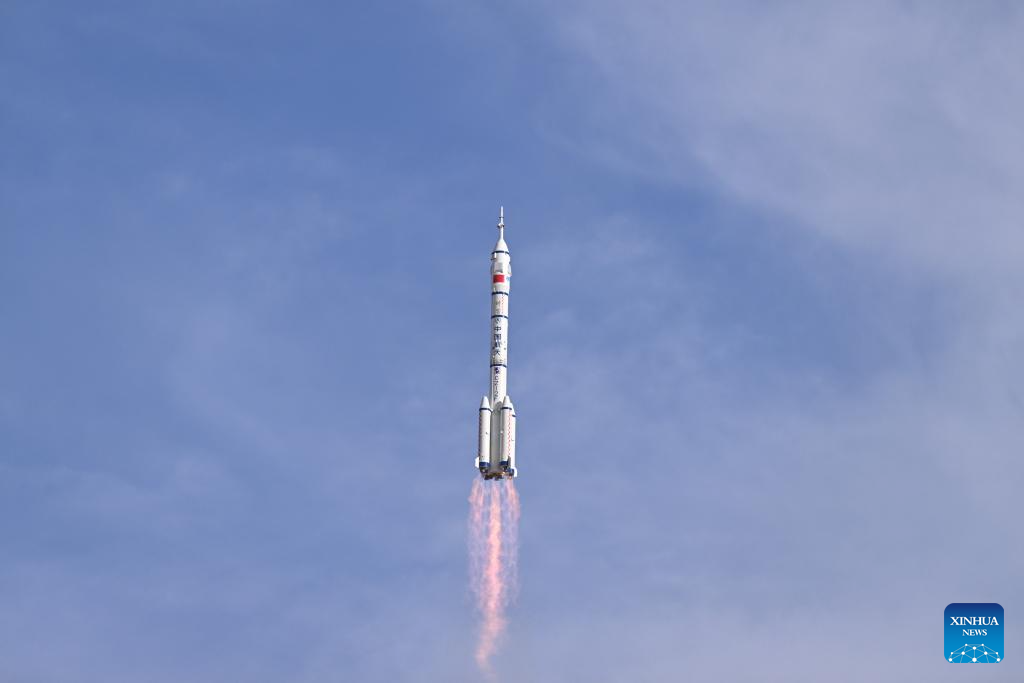 China lanza nave espacial tripulada Shenzhou-20