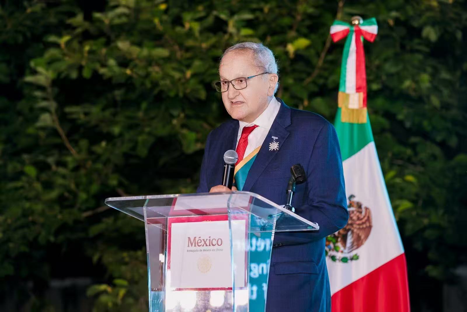 México celebra en Beijing el 215 aniversario de su independencia